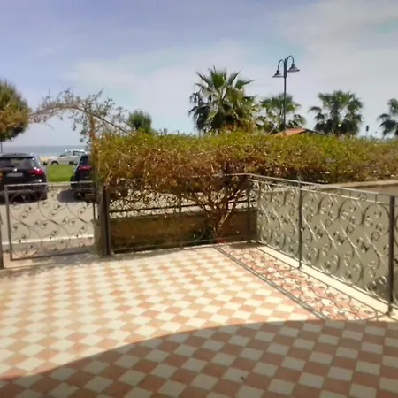 Apartment Vacanze Fronte Mare A Roseto Degli Abruzzi! *