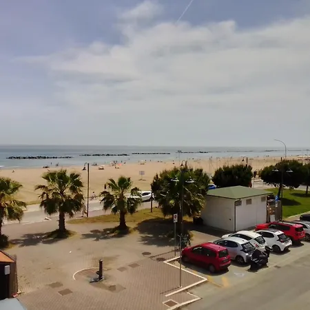 Aparthotel Appartamenti vacanze fronte mare a Roseto degli Abruzzi!