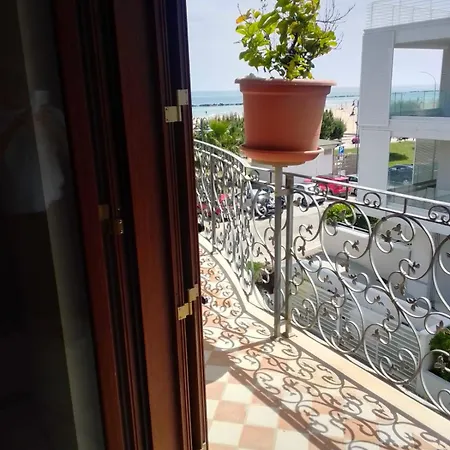 Vacanze Fronte Mare A Roseto Degli Abruzzi! Roseto Degli Abruzzi